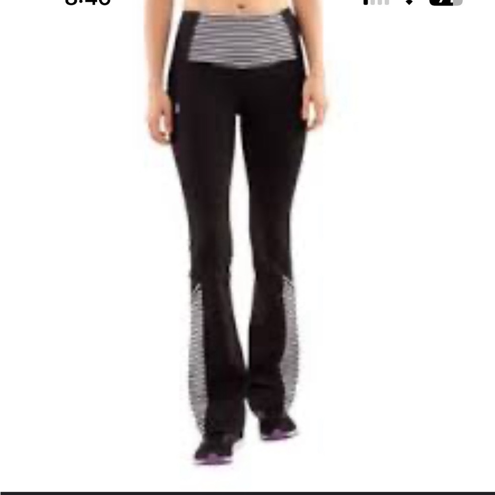 Lululemon High Rise Flared Pants. Size 2 Black and White